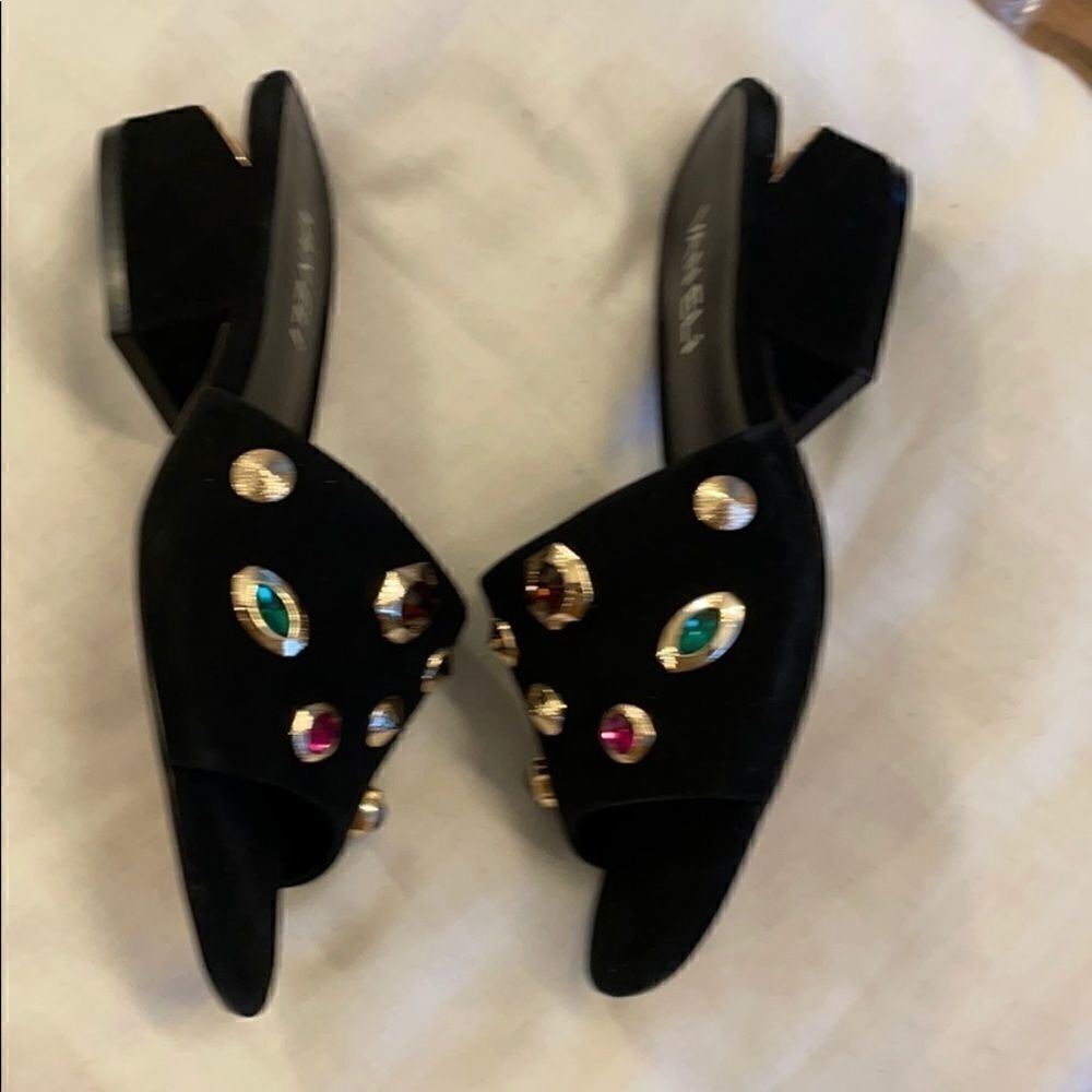 VANELI BLACK SUEDE STUDDED MULES.    NEW